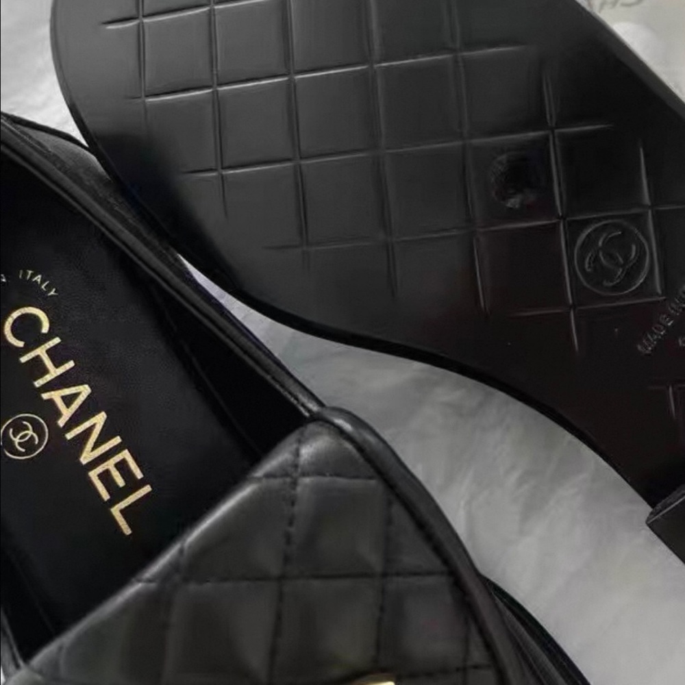 CHANEL Black Loafers with Gold Accents - Picture 4 of 4